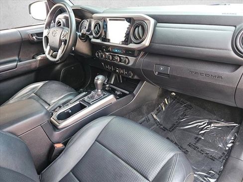 Used 2019 Toyota Tacoma Limited AWD/4WD image 25