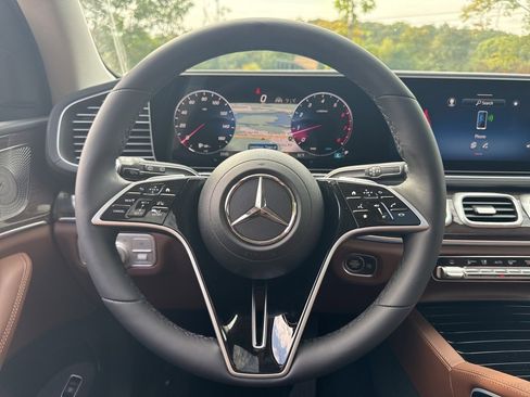 New 2026 Mercedes-Benz GLS 450 4MATIC image 33