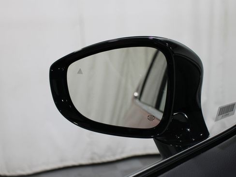 Used 2025 Chrysler Pacifica Select FWD image 19