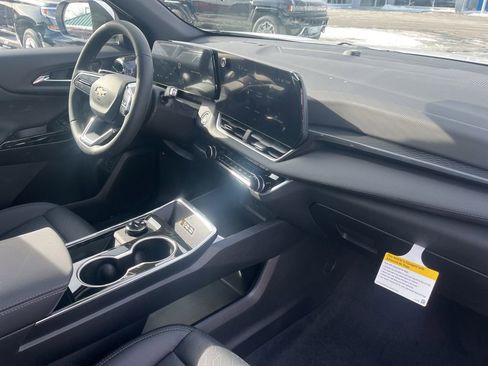 New 2026 Chevrolet Equinox LT w/ Convenience Package II image 31