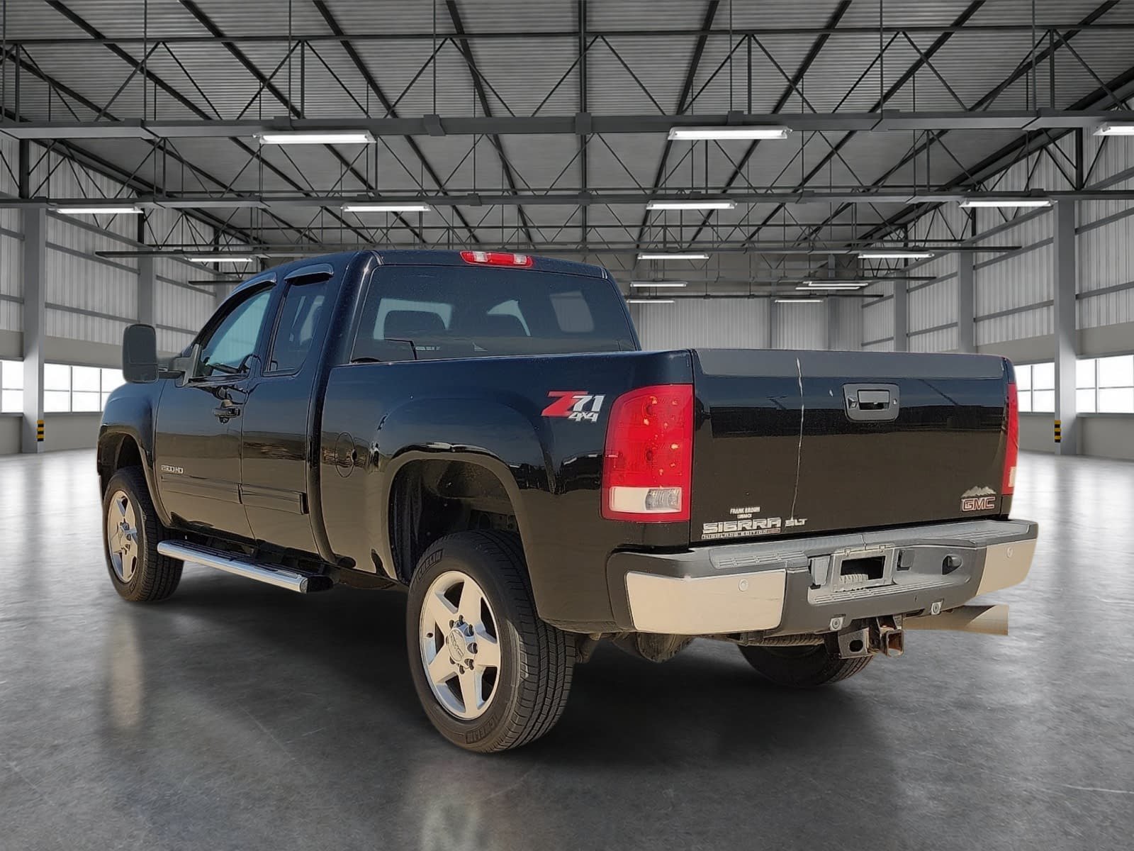 Used 2013 GMC Sierra 2500 SLT w/ SLT Convenience Package AWD/4WD image 3