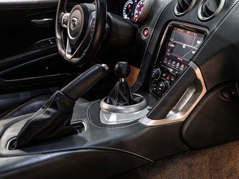 Used 2014 SRT Viper GTS w/ GTS Laguna Interior Package image 23
