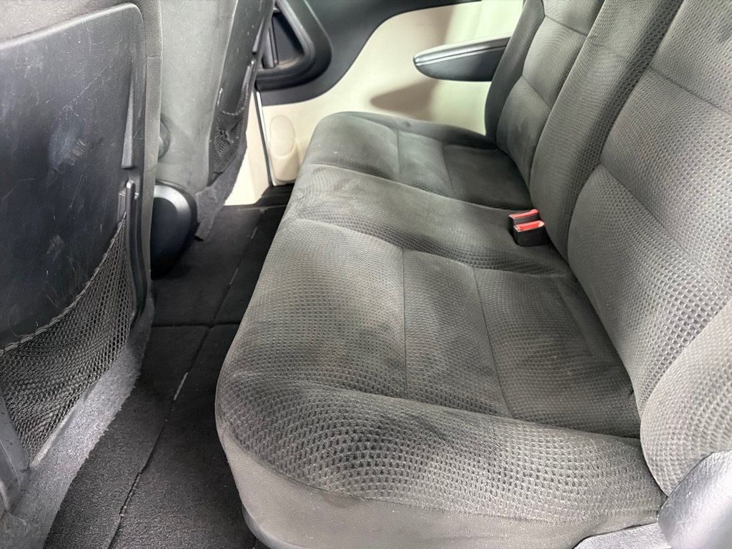 Used 2016 Dodge Grand Caravan American Value Package w/ UConnect Hands-Free Group FWD image 16