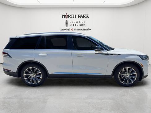 New 2026 Lincoln Aviator 2WD image 6