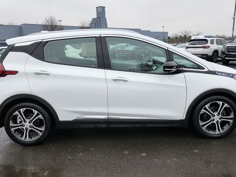 Used 2018 Chevrolet Bolt Premier w/ Driver Confidence II Package image 18