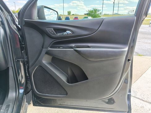 Used 2019 Chevrolet Equinox LT w/ Driver Convenience Package FWD image 24