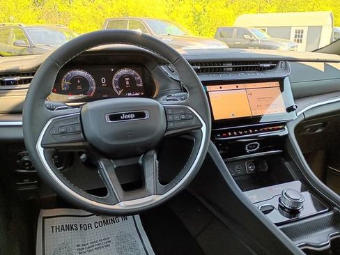 New 2026 Jeep Grand Cherokee Limited AWD/4WD image 9