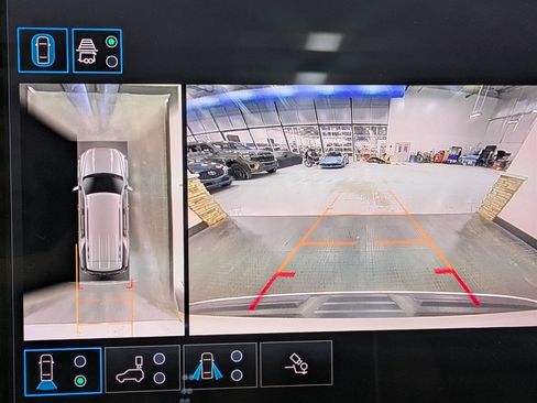 Used 2025 GMC Yukon Denali Ultimate image 12