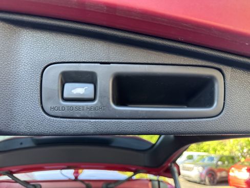 Used 2020 Honda CR-V Touring image 9
