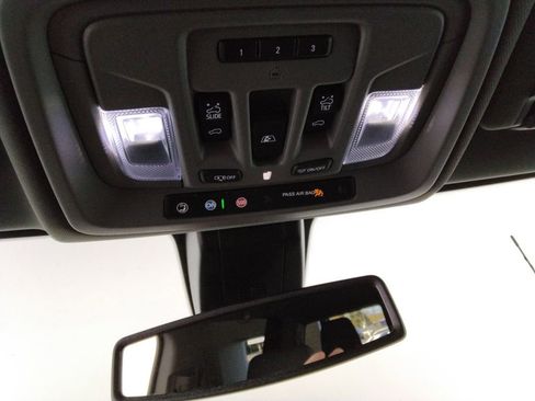 Used 2023 GMC Sierra 2500 SLT w/ SLT Premium Package image 28