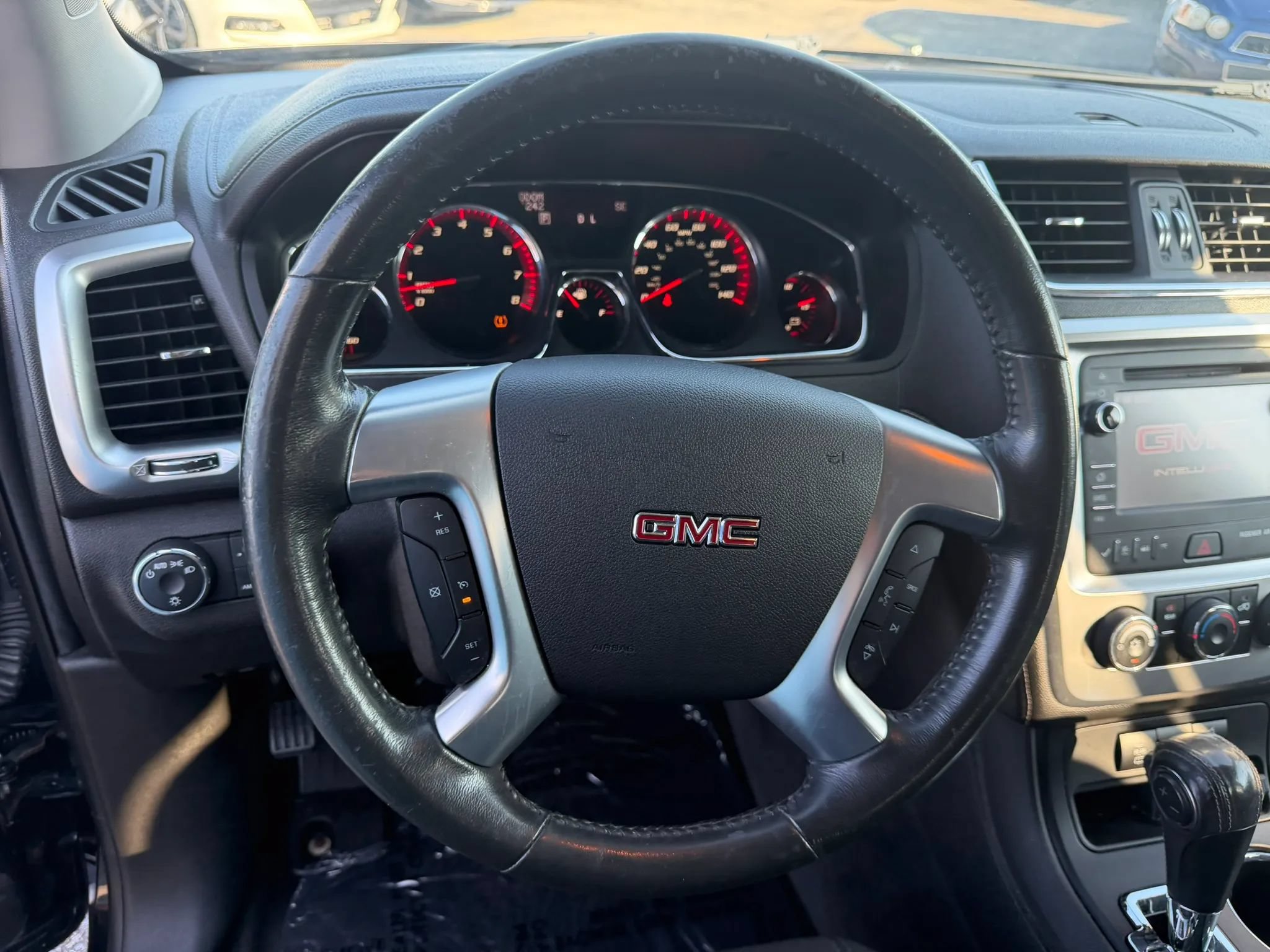 Used 2015 GMC Acadia SLE FWD image 43