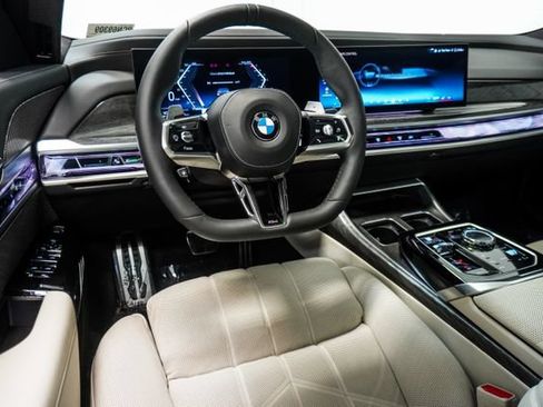 Used 2023 BMW 740i RWD image 12