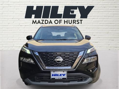 Used 2023 Nissan Rogue SV w/ SV Premium B Package image 2