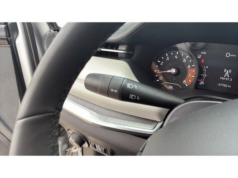 Used 2025 Jeep Compass Limited AWD/4WD image 23