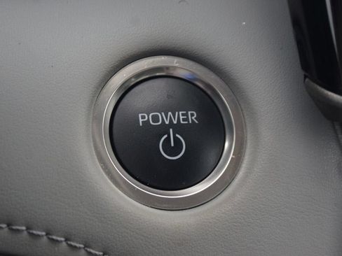 Certified 2026 Toyota Highlander XLE AWD/4WD image 9