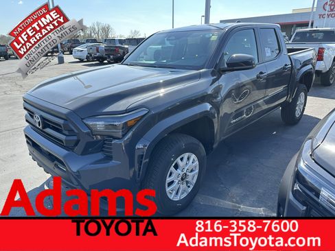 Used 2026 Toyota Tacoma SR5 AWD/4WD image 4