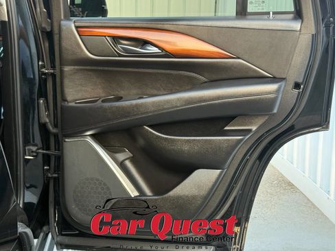 Used 2016 Cadillac Escalade Luxury AWD/4WD image 23