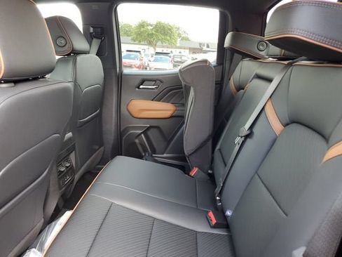 New 2026 GMC Canyon AT4 w/ AT4 Premium Package AWD/4WD image 11