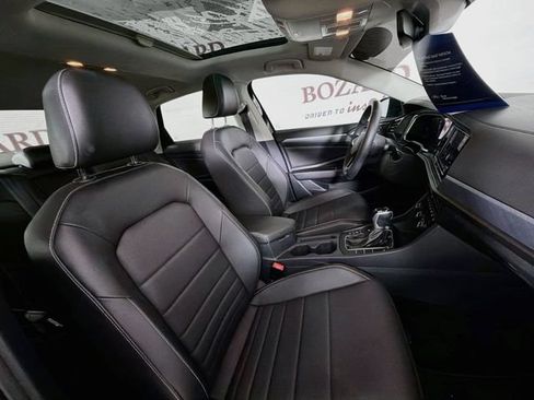 Used 2023 Volkswagen Jetta SE FWD image 32