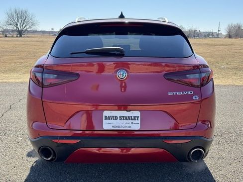 Used 2018 Alfa Romeo Stelvio Ti image 5