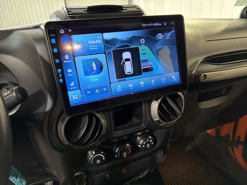 Used 2013 Jeep Wrangler Sport AWD/4WD image 17