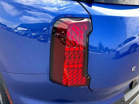 Certified 2025 MINI Cooper Countryman S w/ Comfort Package Max image 31