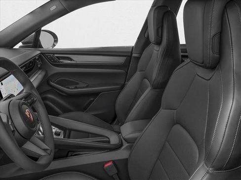 Used 2026 Porsche Macan 4 Electric AWD/4WD image 6