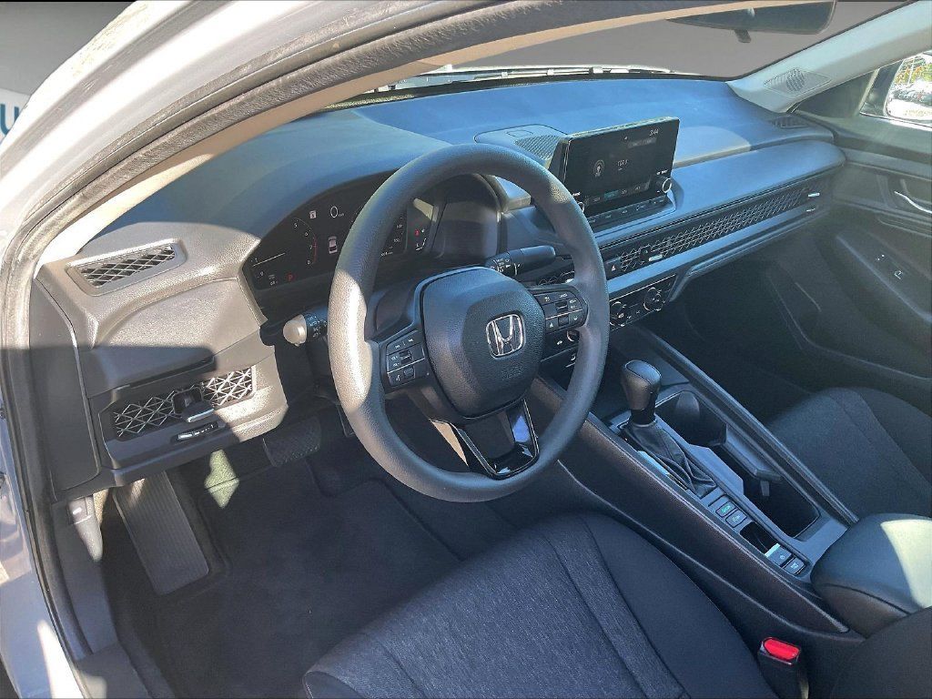 Used 2025 Honda Accord SE image 8