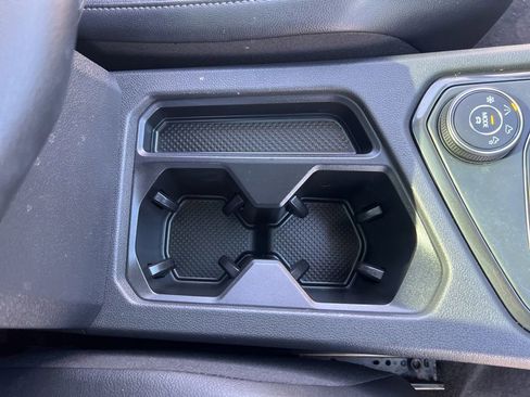 Used 2019 Volkswagen Tiguan SE image 25