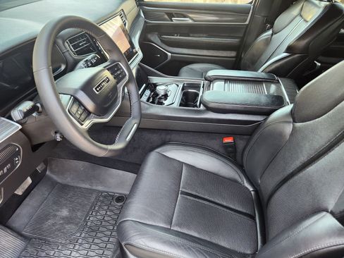 Used 2024 Jeep Wagoneer Series II image 14