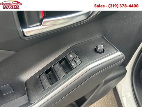 New 2026 Toyota Highlander XLE image 11