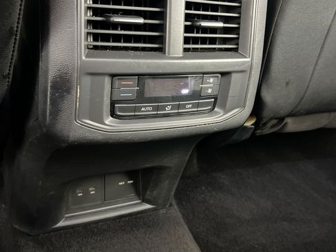 Used 2023 Volkswagen Atlas SE image 24