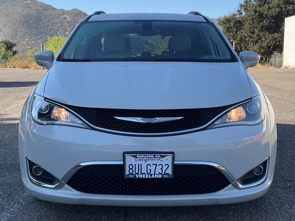 Used 2017 Chrysler Pacifica Touring-L Plus FWD image 50