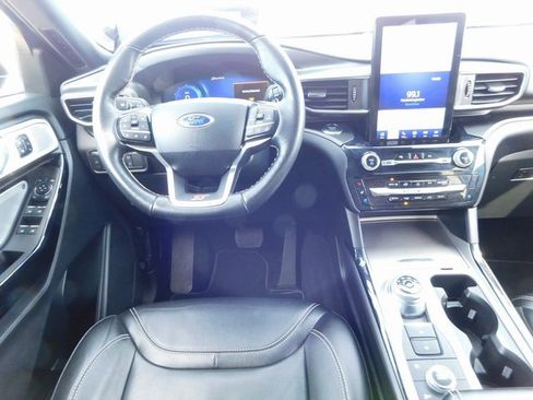 Used 2022 Ford Explorer ST w/ Equipment Group 401A image 17