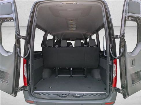 Used 2025 Mercedes-Benz Sprinter 2500 image 6