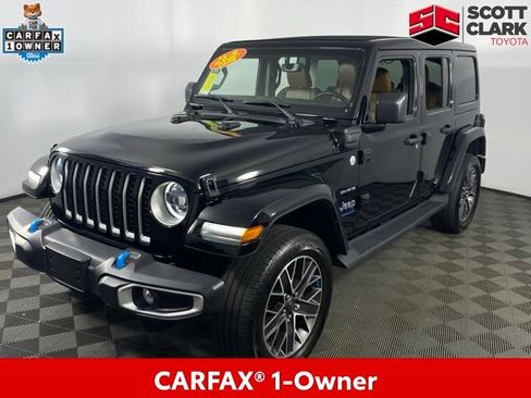 Used 2023 Jeep Wrangler Unlimited Sahara w/ Cold Weather Group AWD/4WD image 3
