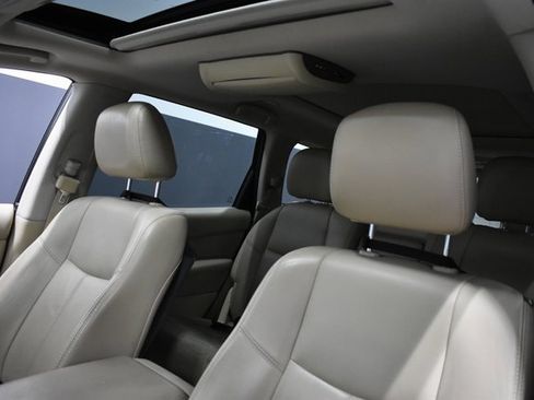 Used 2014 Nissan Pathfinder SL w/ SL Premium Package image 16