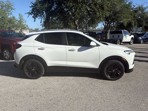 Used 2024 Buick Encore GX Sport Touring FWD image 8