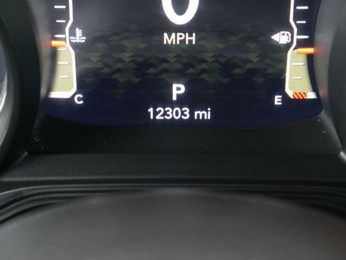 Used 2024 Jeep Wrangler Willys image 34