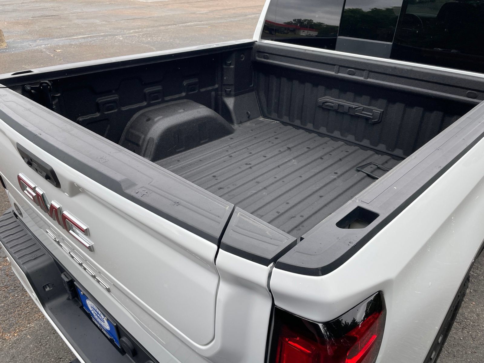 Used 2022 GMC Sierra 1500 AT4 w/ AT4 Premium Package AWD/4WD image 41