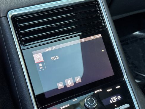 Used 2022 Porsche Panamera 4 Platinum Edition image 15