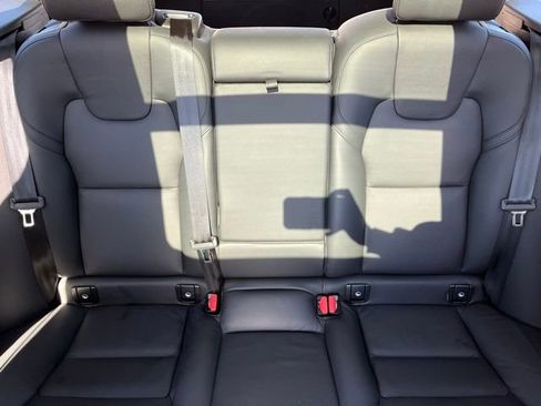 Used 2025 Volvo XC60 B5 Plus image 18