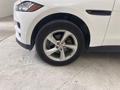 Used 2020 Jaguar F-PACE Premium image 13