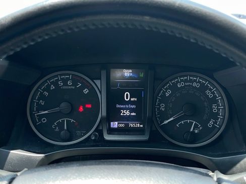 Used 2022 Toyota Tacoma TRD Sport w/ Technology Package RWD image 13