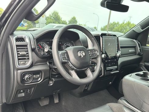 Used 2025 RAM 1500 Laramie AWD/4WD image 10