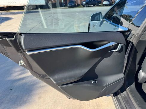 Used 2015 Tesla Model S 85D image 24