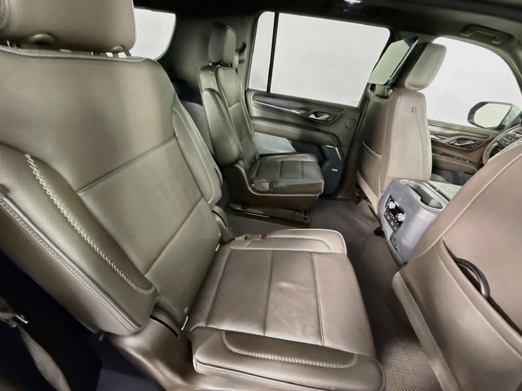 Used 2021 GMC Yukon XL Denali w/ Denali Premium Package AWD/4WD image 31