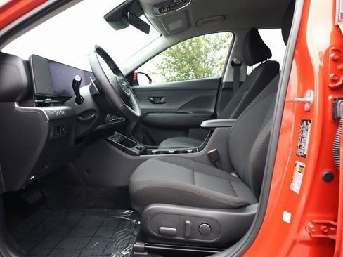 Used 2025 Hyundai Kona SEL image 11