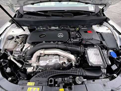 Certified 2025 Mercedes-Benz GLB 250 image 31