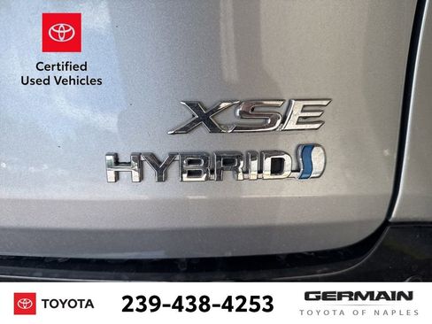 Used 2021 Toyota Sienna XSE FWD image 5